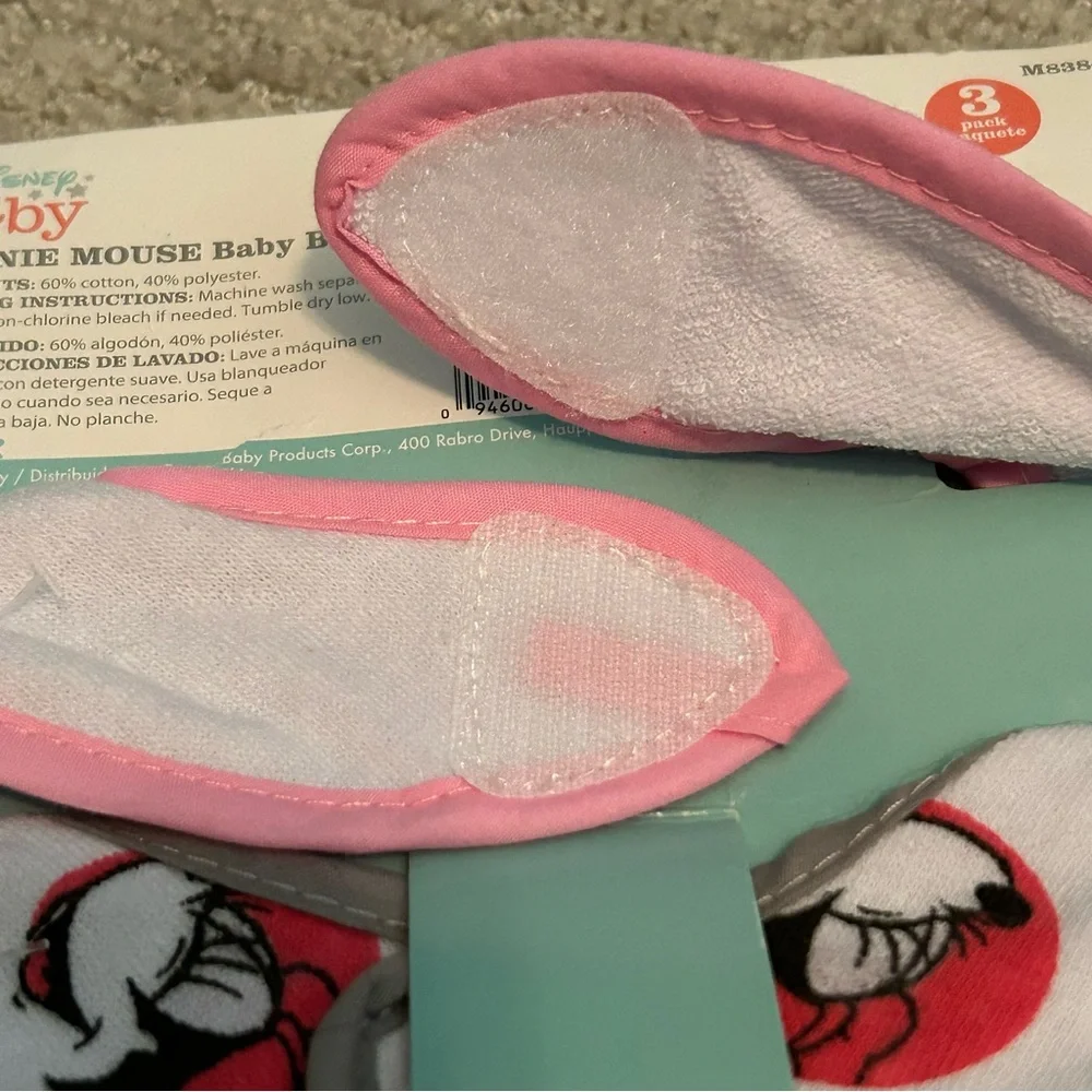 Disney Baby Minnie Mouse 3 PK Bib Set and 2 Sippie 10oz. Cups. NWT